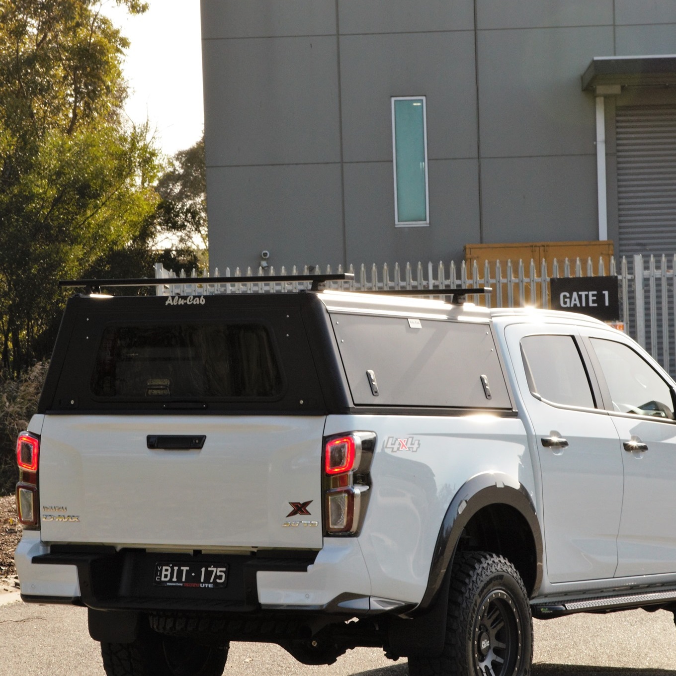 230164209_1959910657527032_326149660029082066_n ISUZU DMAX DOUBLE CAB CANOPY - Image 1