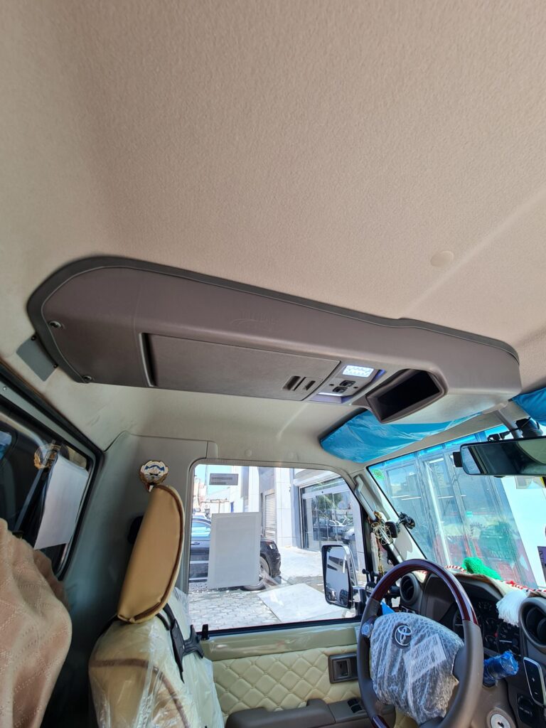 LC79 SINGLE CAB ROOF CONSOLE UR OFFROAD UAE