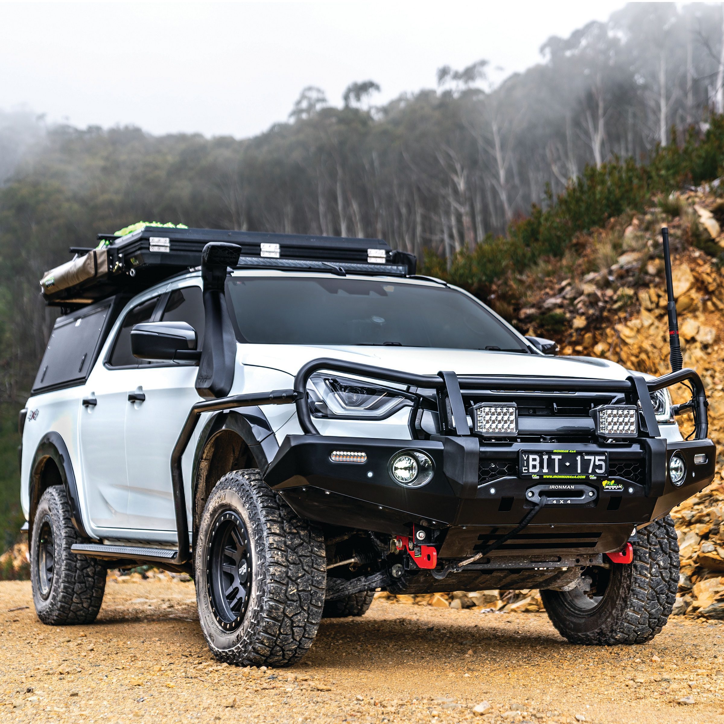 BBCD074 ISUZU D-MAX 2020+ DELUXE BULL BAR - Image 1