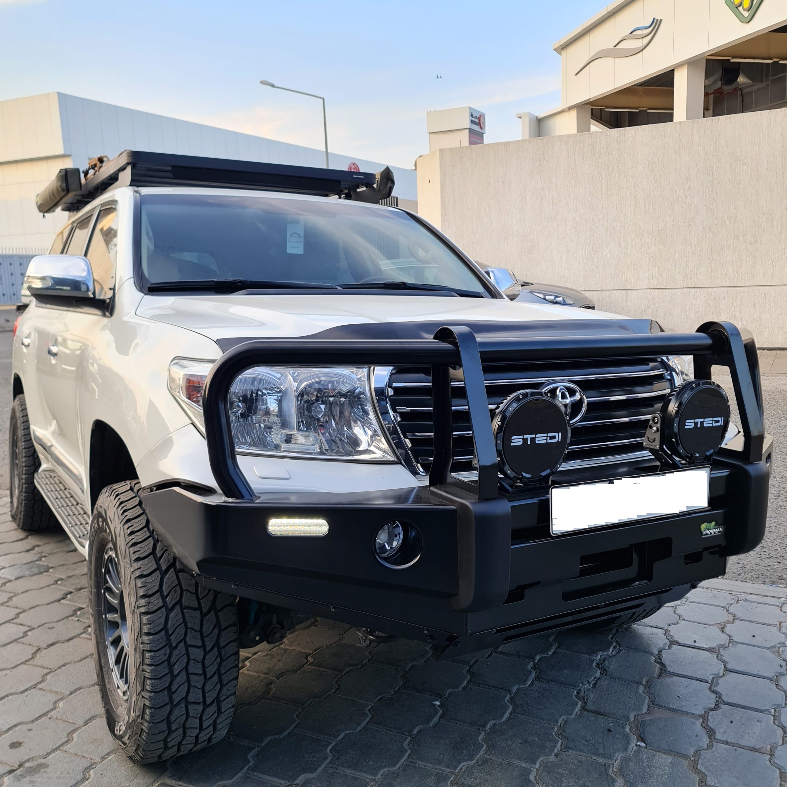 BBP043-scaled TOYOTA LC200 (2012-2015) PREMIUM DELUXE BULL BAR - Image 1