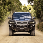 LC300 PREMIUM BULL BAR