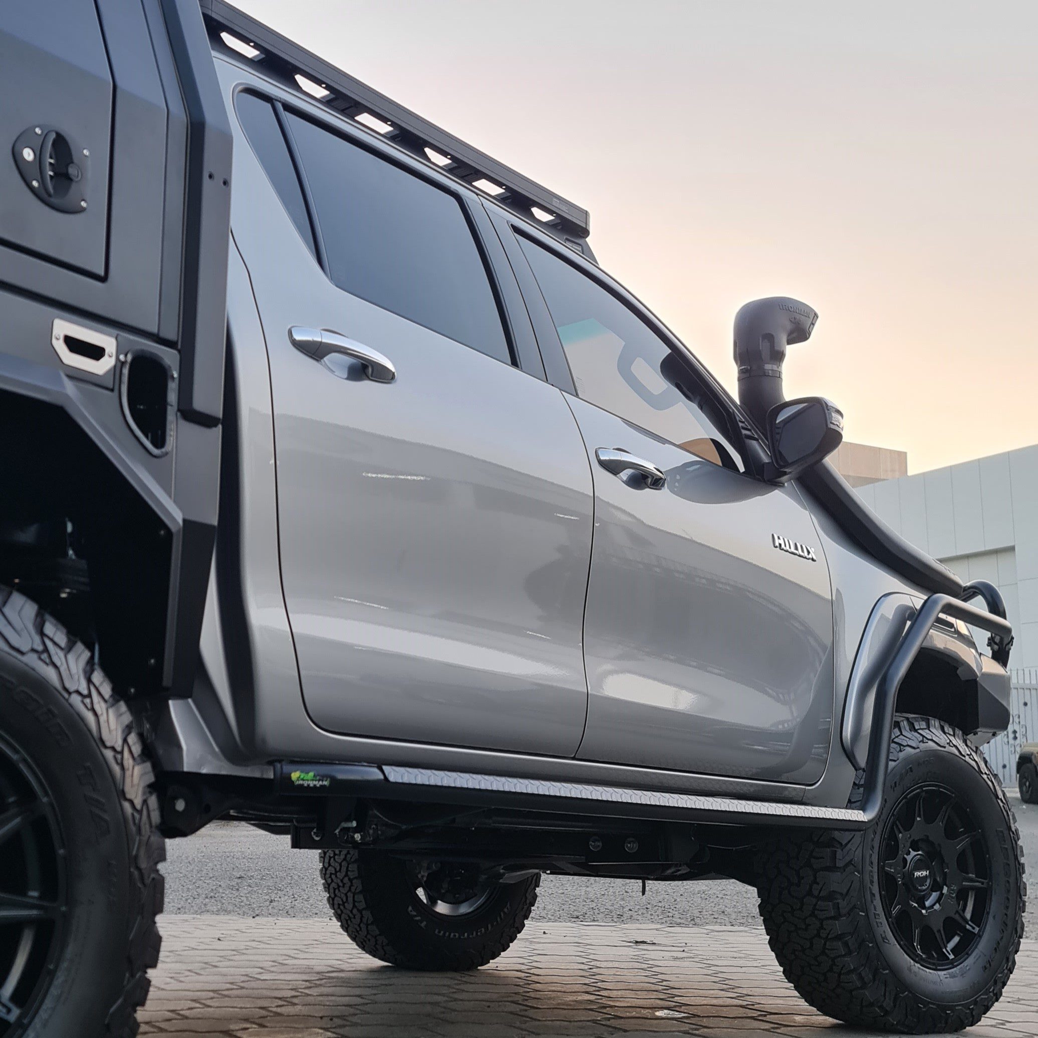 HILUX-step HILUX REVO 2015+ STEEL SIDE STEPS & RAILS - Image 1