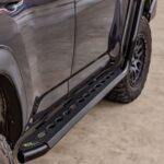 lc300 PREMIUM SIDE STEPS & RAILS