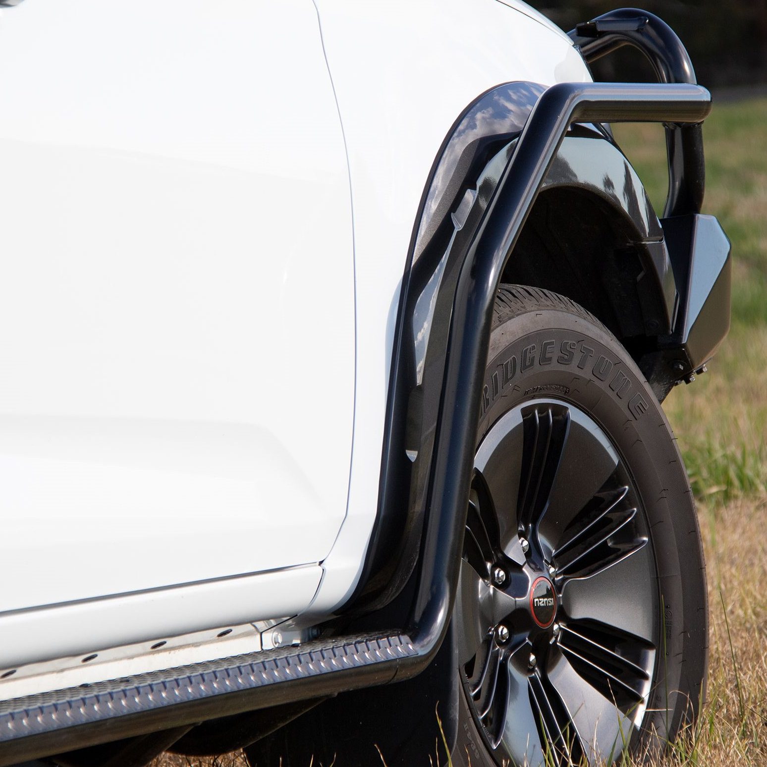 Wcax2knk ISUZU D-MAX 2020+ SIDE STEPS & RAILS - Image 1