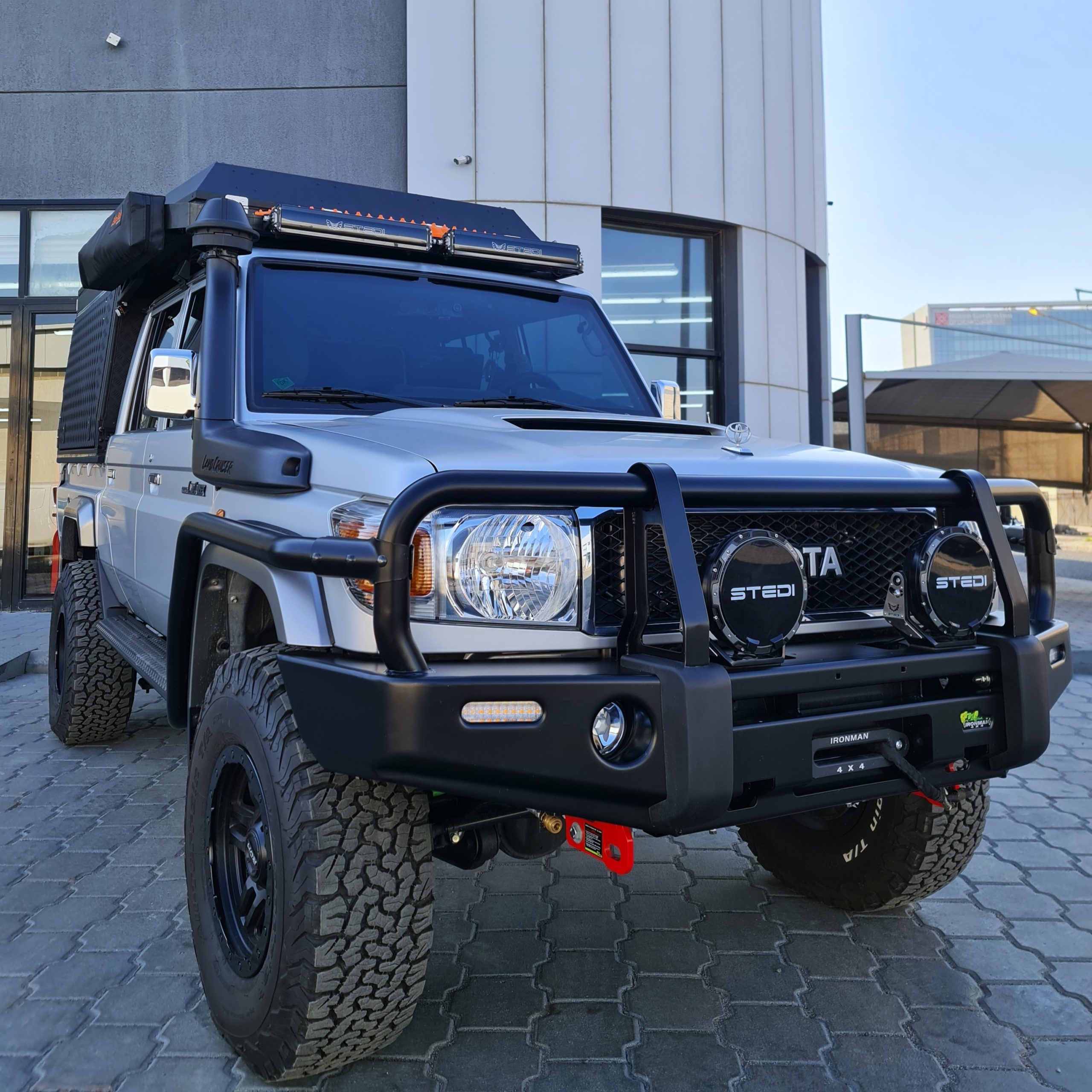 lc79091625-scaled TOYOTA LC71/LC76/LC78/LC79 2007- 2023 PREMIUM DELUXE BULL BAR - Image 1