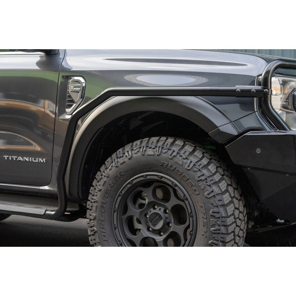 WebReady-Side-Steps-Rails-Kit-to-suit-Next-Gen-Everest-1.jpg FORD EVEREST 2022+ SIDE RAILS - Image 1