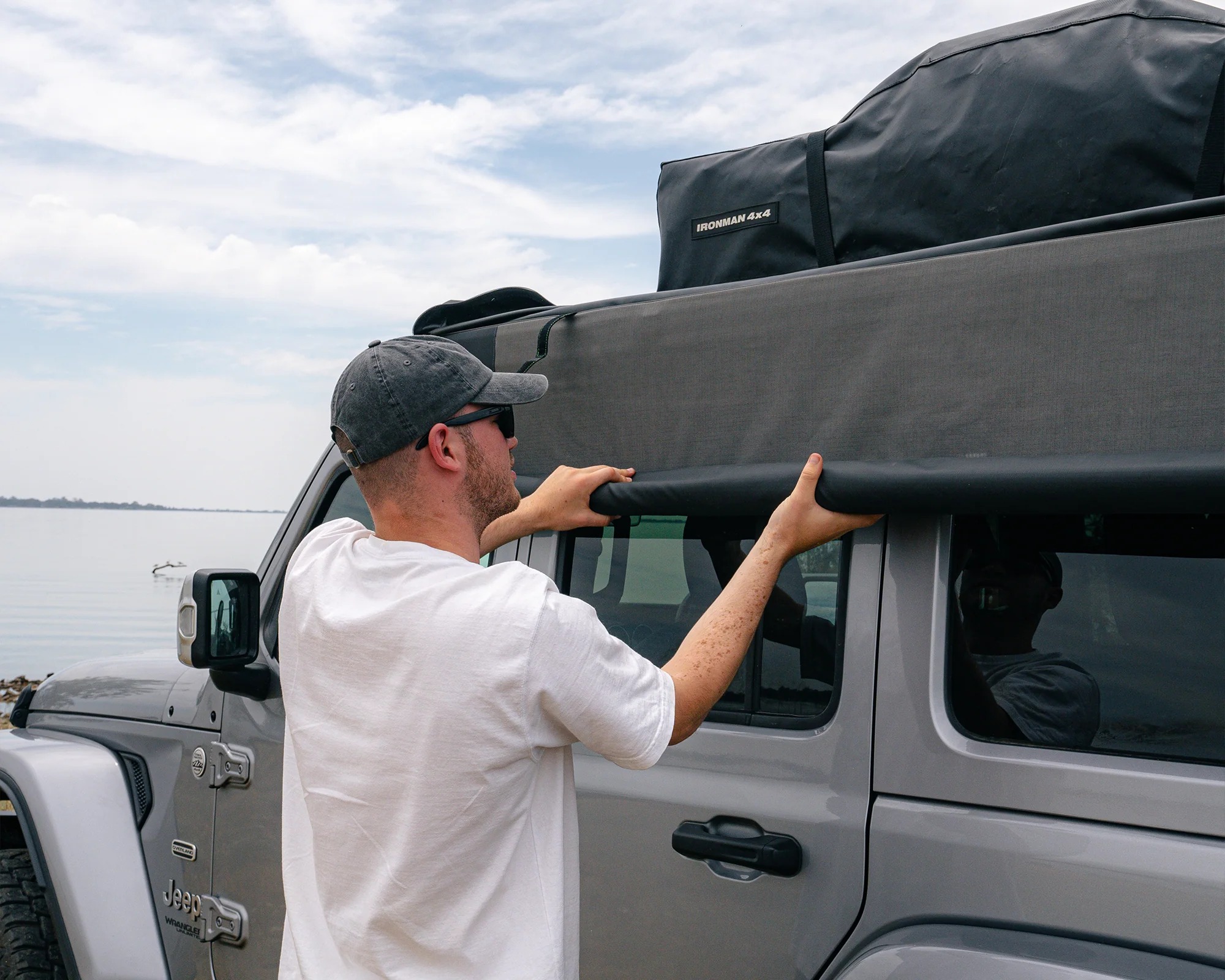 DELTAWING 90° AWNING - Image 11