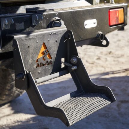 TOW BAR STEP